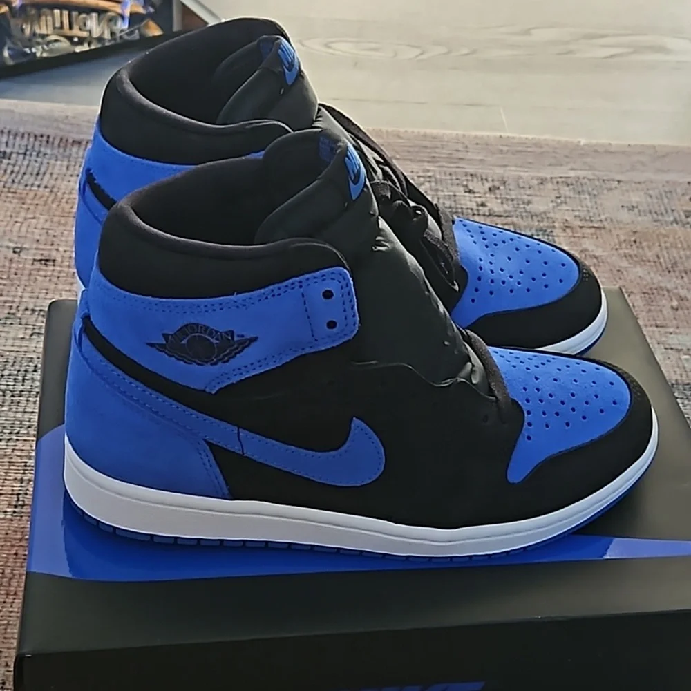 Dead Stock Air Jordan 1 Retro High OG  Royal Reimagined DZ5485 042 Size 8 - Picture 5 of 10
